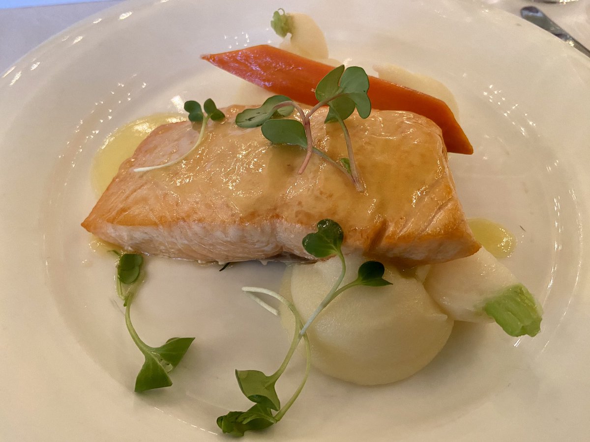 Bpbeernie's tweet photo. Rest of fancy food. Butternut squash soup, salmon, chocolate fudge cake. https://t.co/lFuUd3Q3av