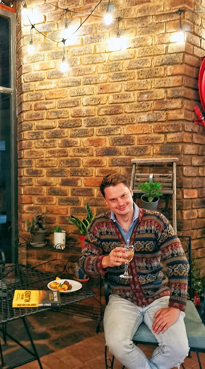 #flashbackfriday to the book launch event of @officialdanielstrauss

What a gent! Can't wait to sink my teeth deeper into my dreams with the help of #werksoos'nmiljarder

Thanks Daniel for such an honest and holistic approach to the self and finances.
#localislekker