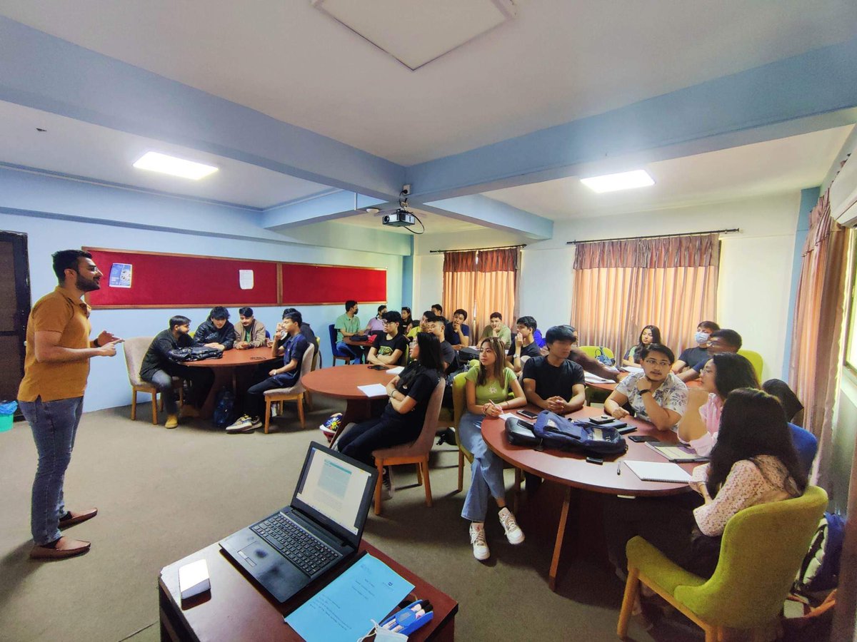 Good start of the day! 

Thanks Saswat Karki for inviting me to talk your class of leadership at King's College!