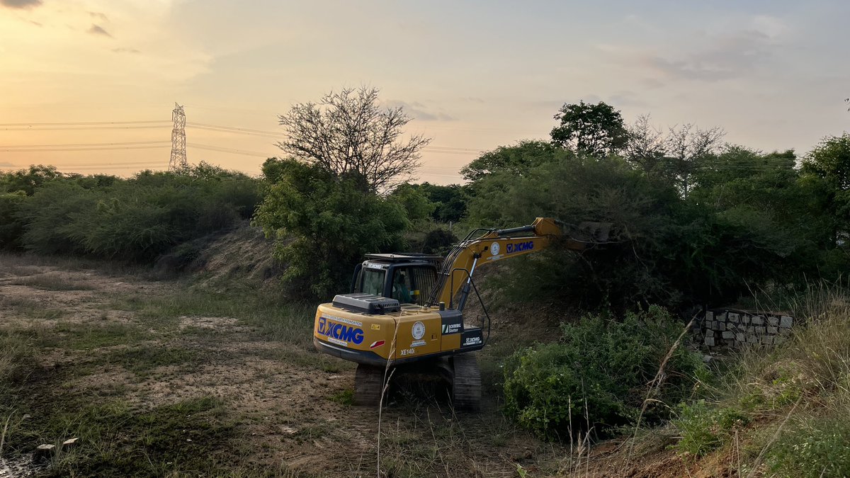 #BounceBackDelta #Cauvery

We started lake restoration work in Thaandeeswaram, Illupur, Pudukottai district today. 

This lake, which was once a massive reservoir, is now incapable of storing even a few litres of water due to poor maintenance.

We are currently restoring this…