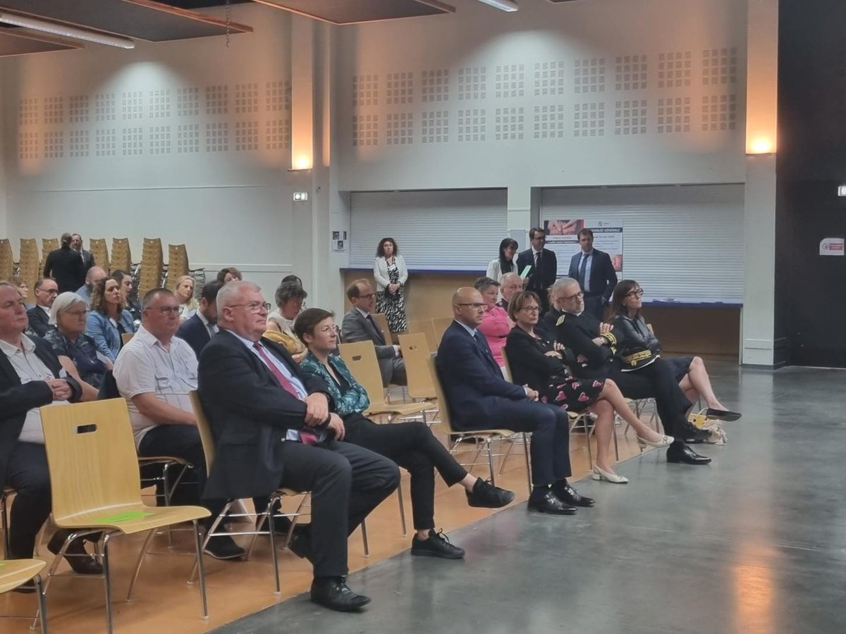 ChristianBruyen's tweet image. Clôture de l'AG de l'#Udaf51 par le Ministre des Solidarités @JCCOMBE. Le @DptMarne engagé dans la lutte contre l'isolement social aux côtés des acteurs de ce projet essentiel qui nécessite la mobilisation de tous. @mariedepaquy @Prefet51
@lise_magnier @BertrandCourot