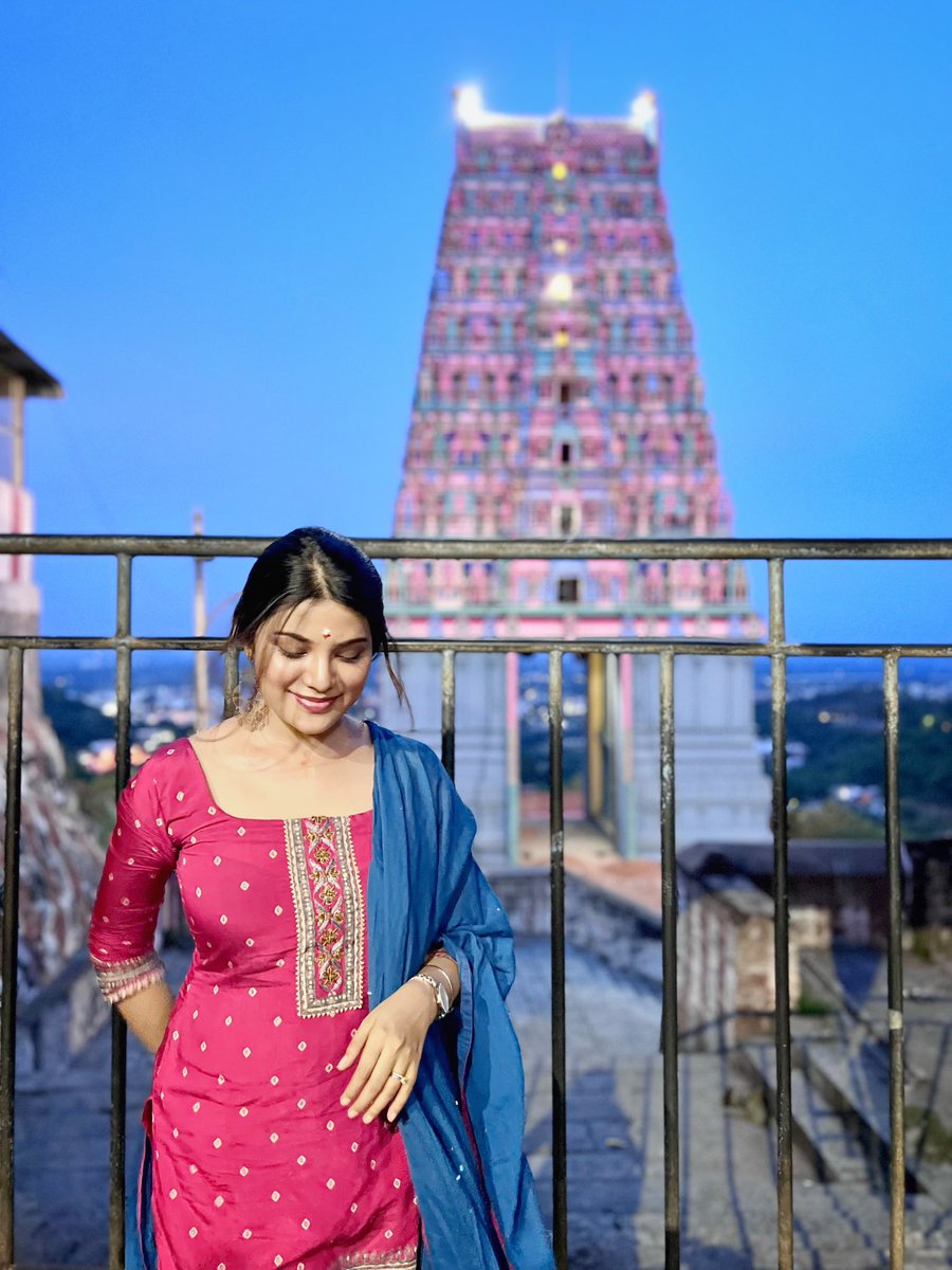 im_aathmika's tweet photo. Divine seeking from Thiruthani Murugan Temple 💗 https://t.co/wxQ0jUoGUC