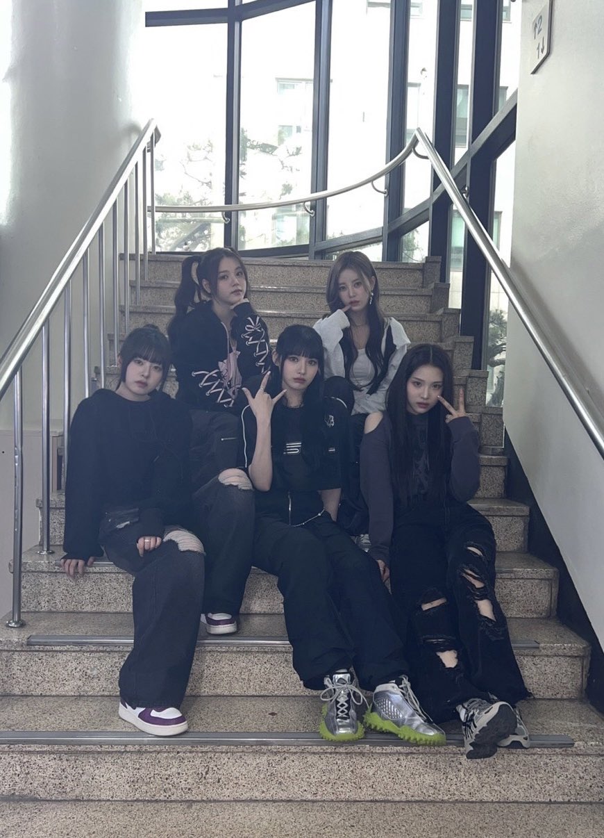 FxC-3DTacAAM_tb?format=jpg&name=large