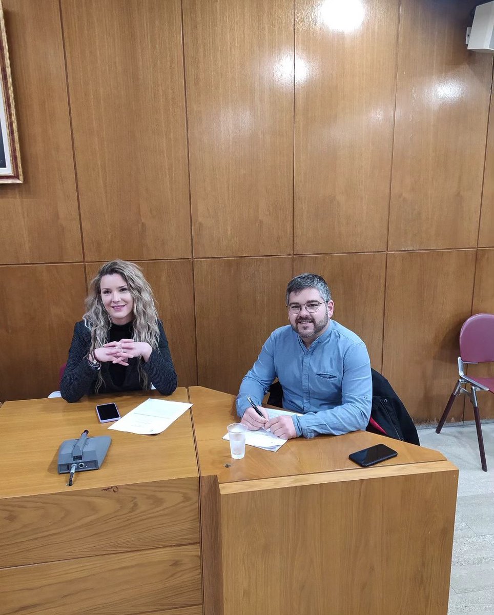 💼 @CristianIU y <a href="/LauraFe75839553/">Laura Fernández Giner</a> en el último pleno de esta legislatura.

🔴 Hoy el PP ha vuelto a votar en contra de nuestras alegaciones, motivadas por las ruinosas cuentas del Ayuntamiento. 

🔜 Esperemos que este sea el último pleno con Roselló de Alcalde.

#eMOCIÓNate❤️💚