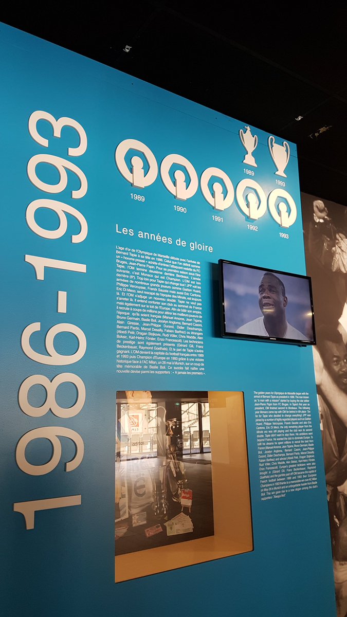 BSchelstraete's tweet photo. 30 jaar @ChampionsLeague 🏆

@OM_Officiel eert op een subtiele manier onze #RaymondGoethals. 

De @orangevelodrome heeft geen museum, wel per periode een wand.  

Deze van ‘Les années de gloire’ bevat een subtiele verwijzing naar ‘Den Tuveneir’. 🚬⚽️🪄 https://t.co/4qJYI5Csj5