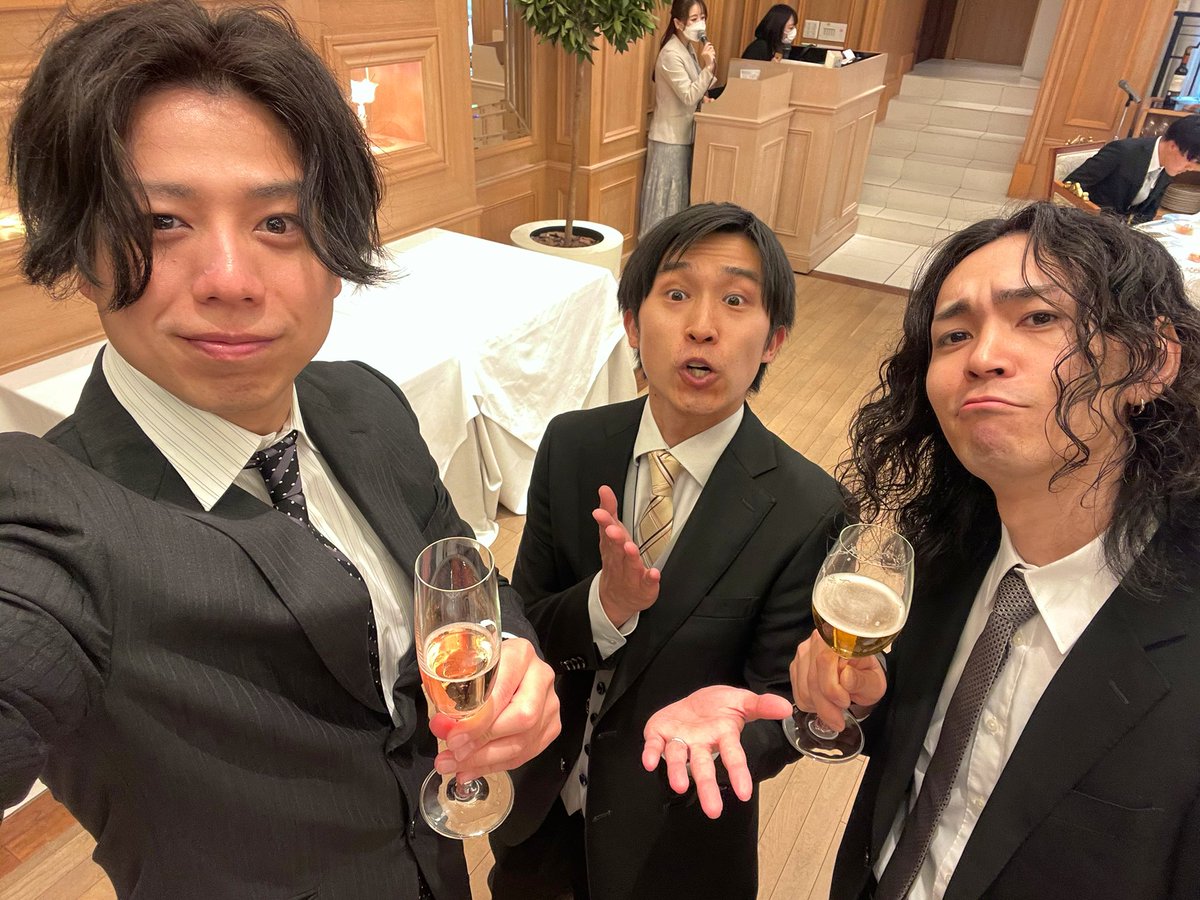 fs_pizzat's tweet photo. エモ過ぎて死亡。

#結婚式 https://t.co/AJ8ZP2tCCY