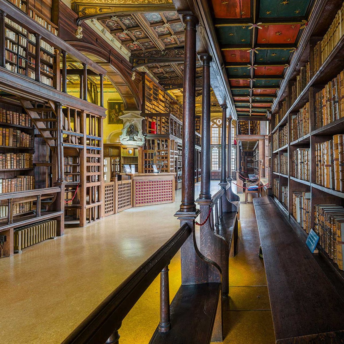 Fatmagilani's tweet image. Step into the world of knowledge at the Bodleian Library, Europe's oldest and most prestigious library. Explore centuries of wisdom through its 12 million items, including rare books and manuscripts. #BodleianLibrary #KnowledgeUnleashed 📚✨