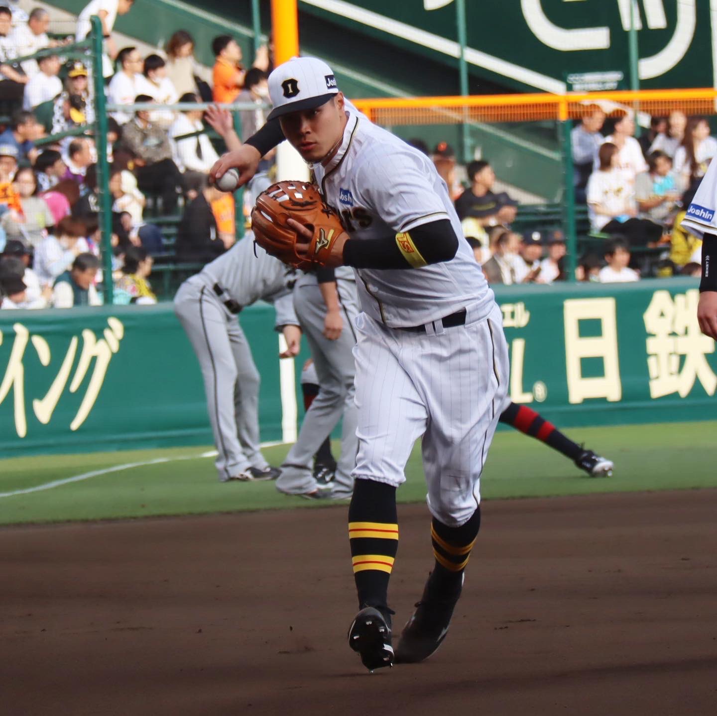 阪神 ユニフォーム 伝統の一戦 2022 復刻 無地 O 新品 阪神タイガース 阪神 ユニフォーム 伝統の一戦 2022 復刻 無地 O 新品 阪神タイガース