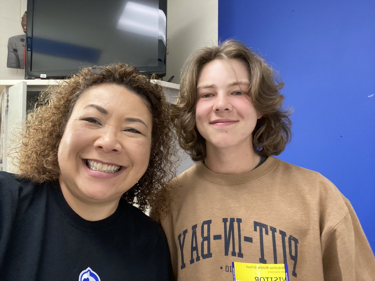 MrsPlayko's tweet photo. Last Day of School is always bittersweet but it’s highlighted with my former students visiting and that just makes my day! Part 2! #teacherlife #herestoformerBerks https://t.co/rfjvYPkmTR