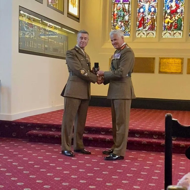 WO1(ASM) Lindsay was presented his Meritorious Service Medal (MSM) at Royal Military Academy Sandhurst yesterday in recognition of his outstanding service. Well done ASM 👏