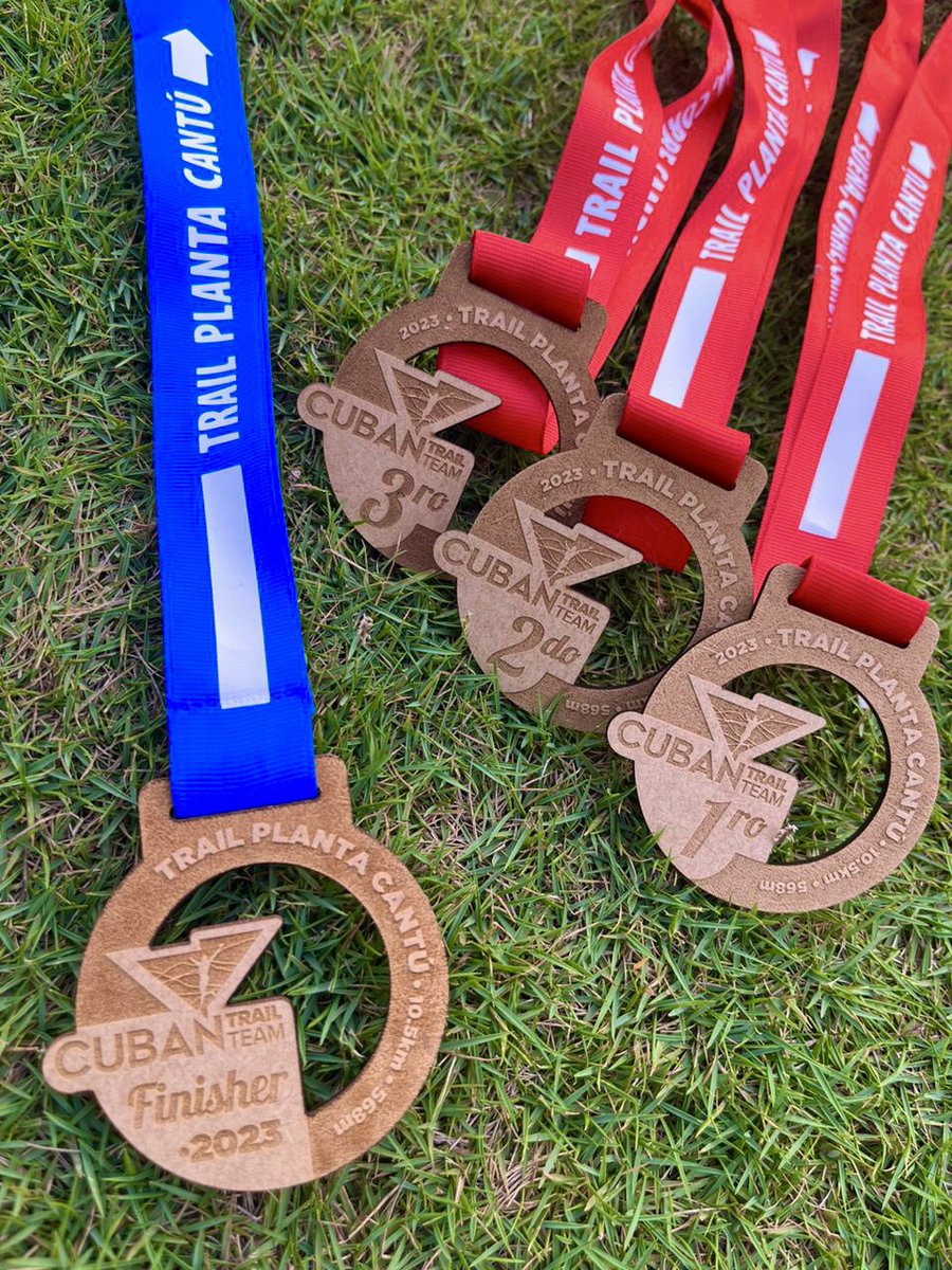 CubanTrailTeam's tweet photo. ¡Ya estamos a tope! 

⛰️ La combinación de la naturaleza, la superación personal y la adrenalina de correr por estos senderos genera una gran emoción.

💕Aquí las medallas del ❤️

💜 SUEÑA, CORRE, CAMBIA 

#plantacantu #trail #running #corredor https://t.co/EUoFmhx7wF