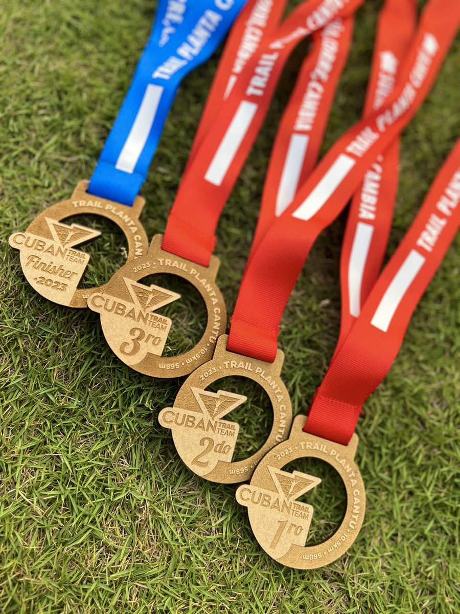 CubanTrailTeam's tweet photo. ¡Ya estamos a tope! 

⛰️ La combinación de la naturaleza, la superación personal y la adrenalina de correr por estos senderos genera una gran emoción.

💕Aquí las medallas del ❤️

💜 SUEÑA, CORRE, CAMBIA 

#plantacantu #trail #running #corredor https://t.co/EUoFmhx7wF