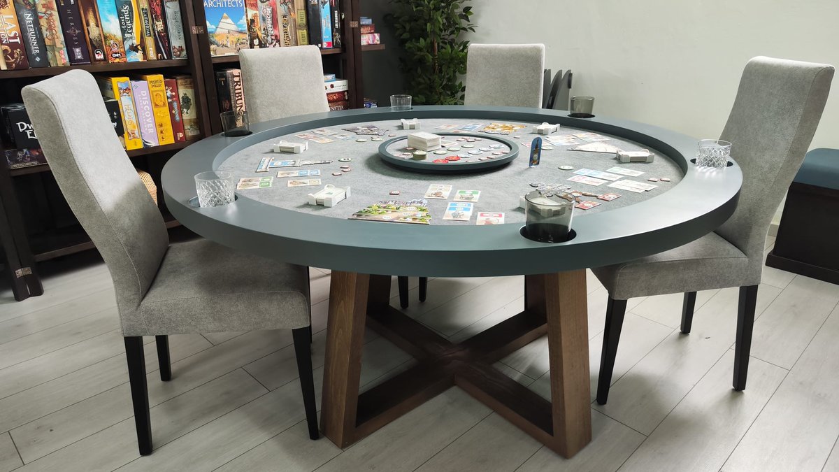 Esta mesa es genial para muchos tipos de juegos. Helios Plus.
#juegosdemesa