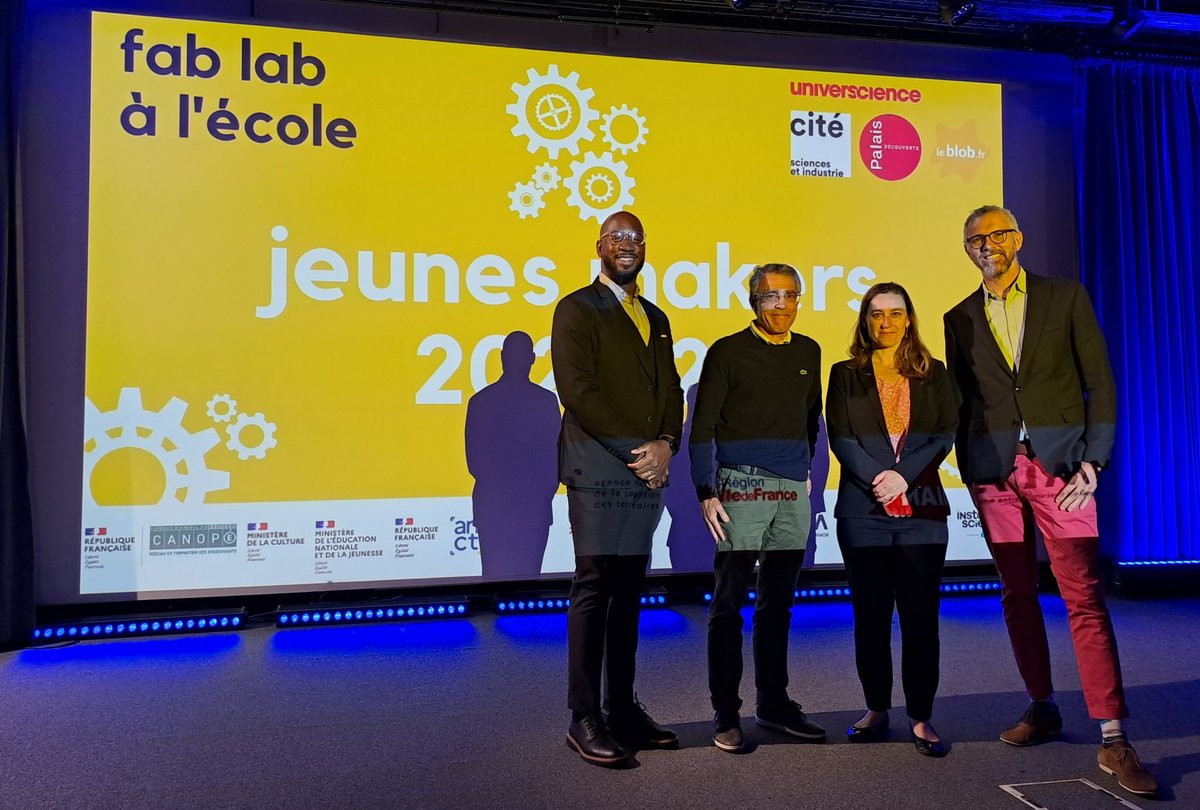 fablabalecole's tweet photo. Jean-Christophe Silo de @Casden_BP, Alain Peyrelongue donateur particulier, Gaëlle De Naurois du @MinistereCC et Arnaud Cossart du @education_gouv ont fait la connaissance des jeunes #makers aujourd'hui @citedessciences in situ. @universcience #projetfablabalecole https://t.co/4aICp7b38q