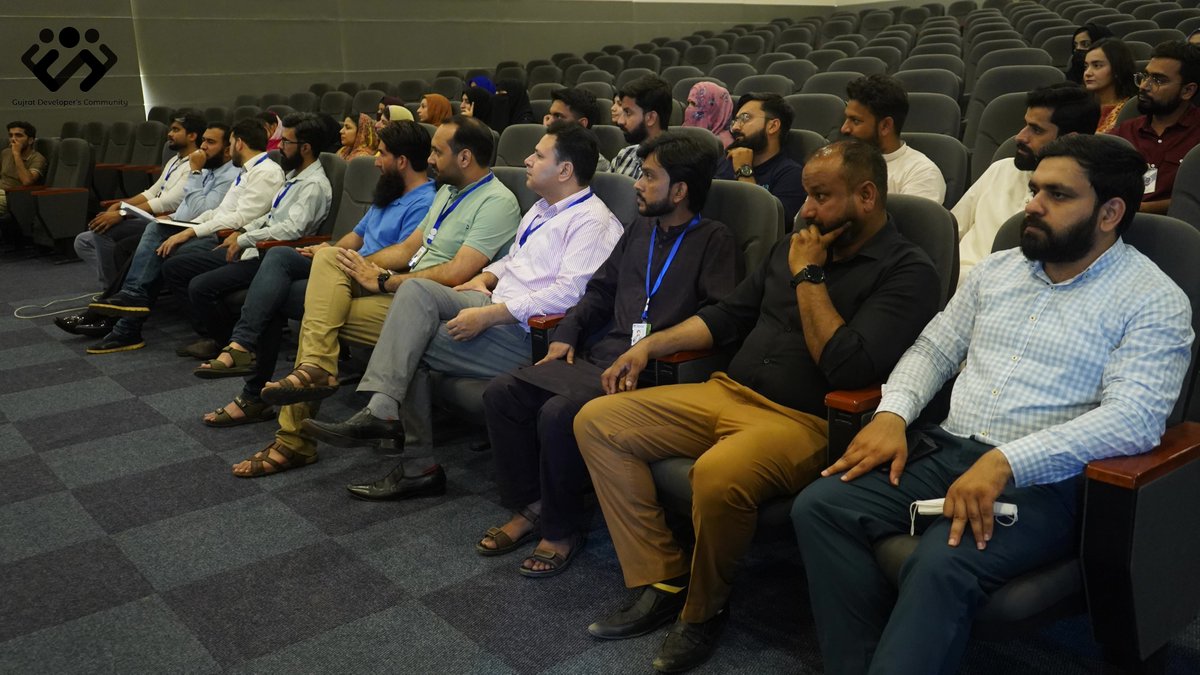 gdcorg's tweet photo. 𝐉𝐨𝐛 𝐅𝐚𝐢𝐫 𝐚𝐭 The University of Chenab, Gujrat, Gujrat📷
The event was undoubtedly a resounding success, alongside esteemed companies under the Gujrat Developers Community umbrella.
We extend our deepest gratitude to the The University of Chenab, &amp;GDC #jobs #collaboration https://t.co/K1XPIznDIk