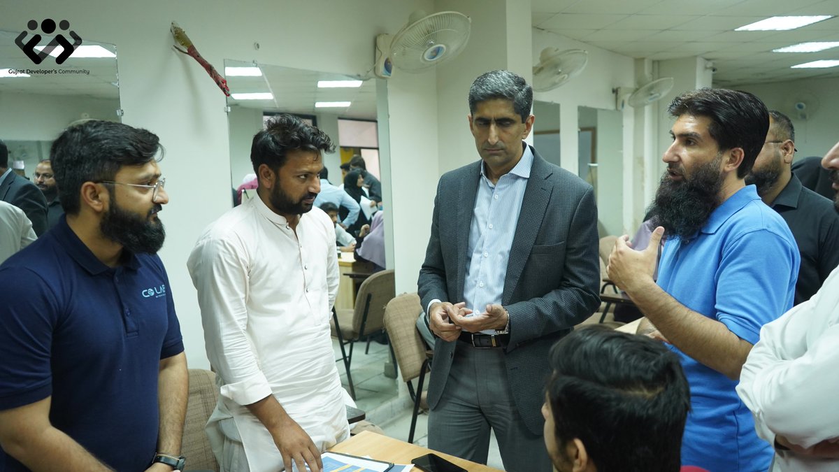 gdcorg's tweet photo. 𝐉𝐨𝐛 𝐅𝐚𝐢𝐫 𝐚𝐭 The University of Chenab, Gujrat, Gujrat📷
The event was undoubtedly a resounding success, alongside esteemed companies under the Gujrat Developers Community umbrella.
We extend our deepest gratitude to the The University of Chenab, &amp;GDC #jobs #collaboration https://t.co/K1XPIznDIk