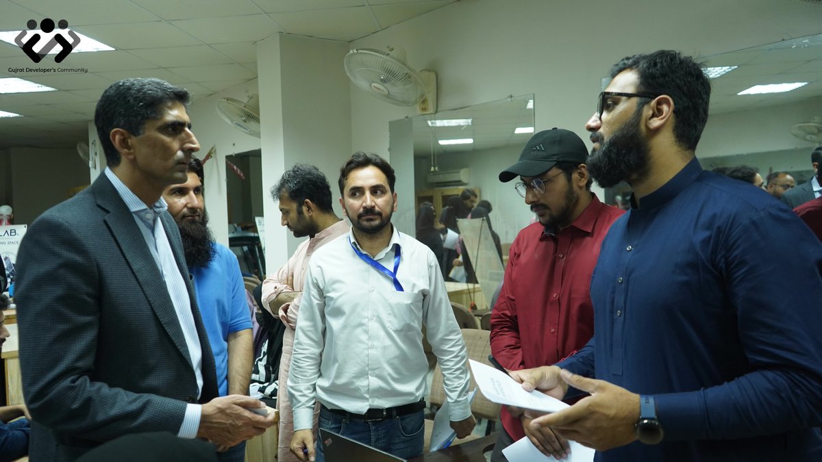 gdcorg's tweet photo. 𝐉𝐨𝐛 𝐅𝐚𝐢𝐫 𝐚𝐭 The University of Chenab, Gujrat, Gujrat📷
The event was undoubtedly a resounding success, alongside esteemed companies under the Gujrat Developers Community umbrella.
We extend our deepest gratitude to the The University of Chenab, &amp;GDC #jobs #collaboration https://t.co/K1XPIznDIk