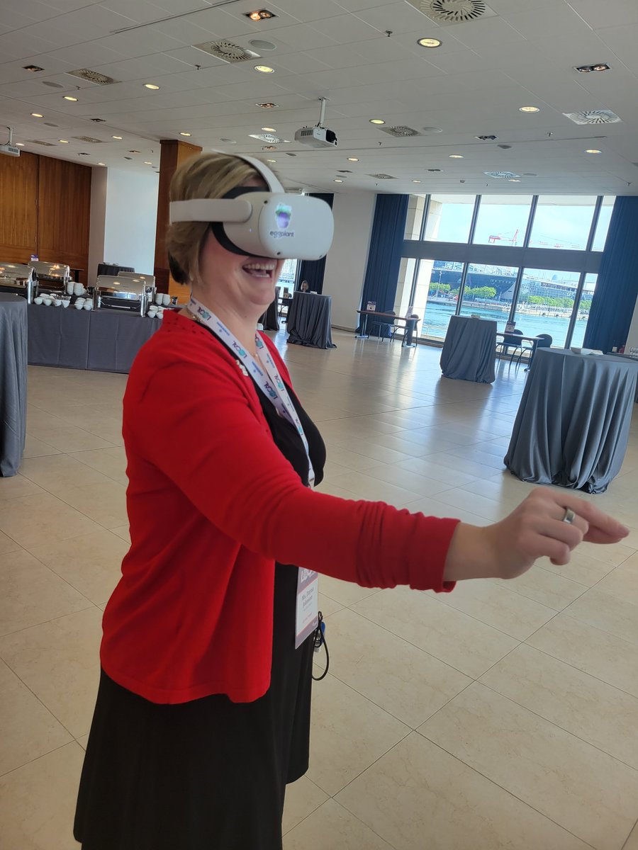 Enjoying the <a href="/Keysight/">Keysight</a> VR demonstration at #welocalbarcelona! <a href="/swetalk/">SWE</a>