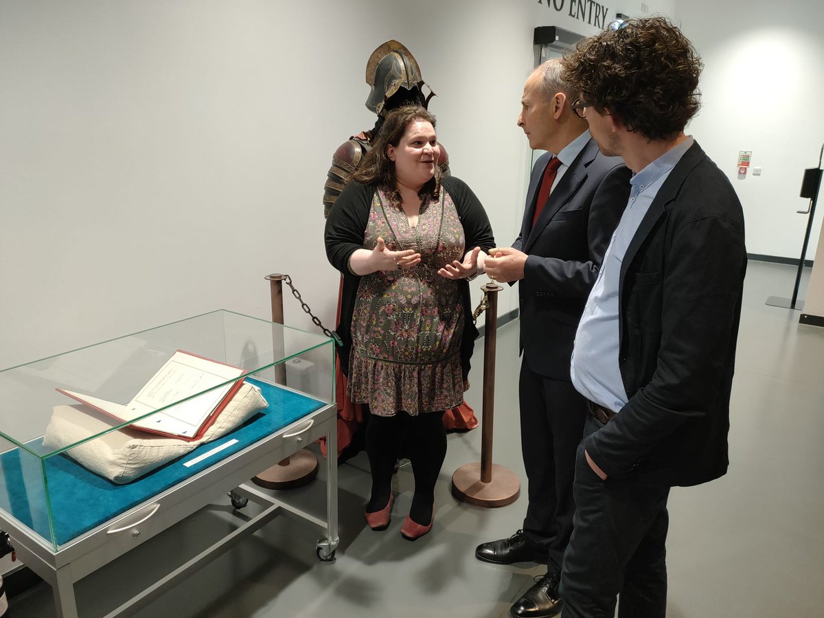 Our staff along with Dan from TNA were delighted to be at the Civic Reception for the #BGFA25 Anniversary @gotstudiotour.

It's great to make the original signed agreement so widely accessible as part of the #BGFA25 tour of NI.

Thanks to @UKNatArchives @NIOgov