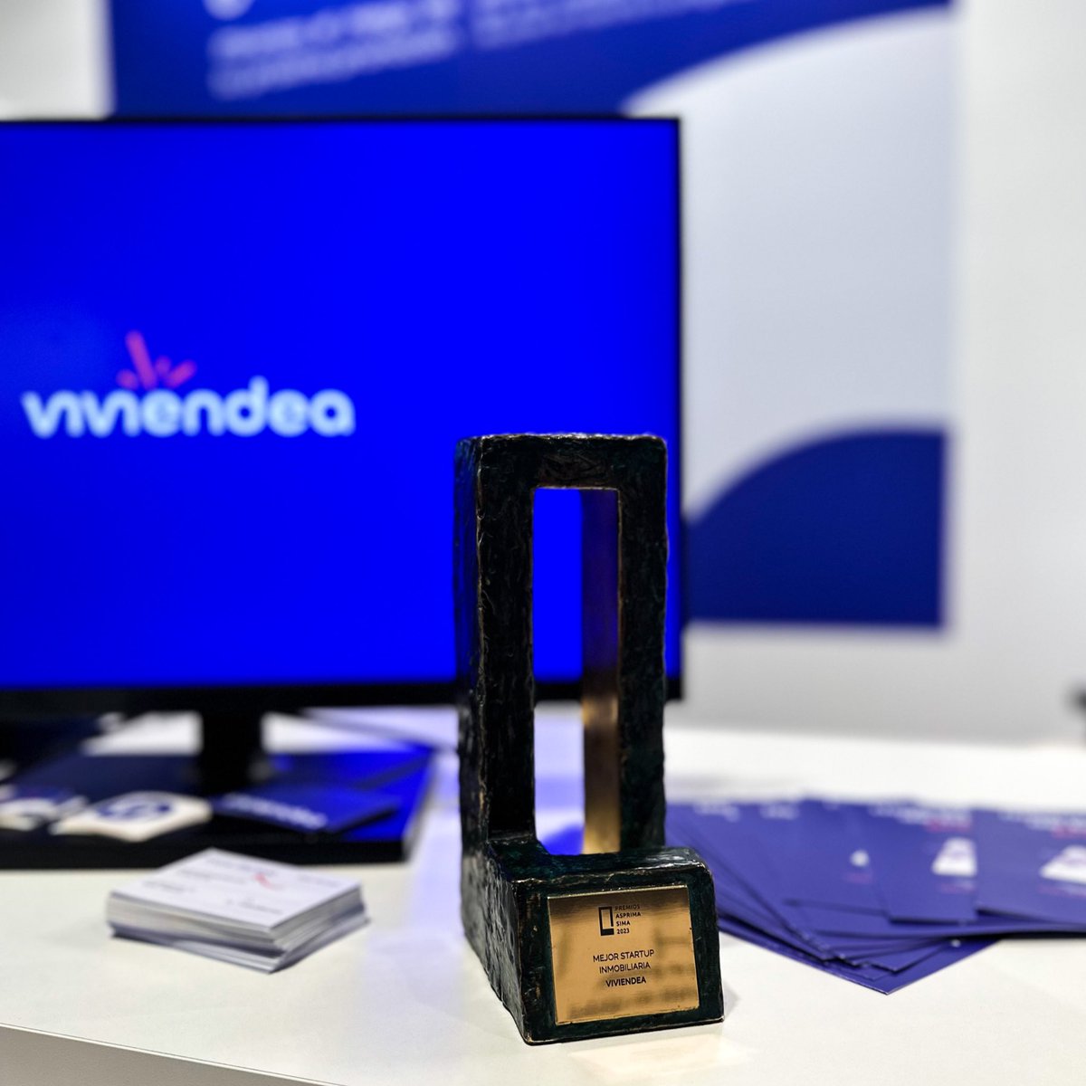 viviendea's tweet image. ¡TERCER DÍA EN @simaexpo! 🔥
Pero hoy celebrando que ayer ganamos el premio a mejor Start up inmobiliaria ✨🏆🥇
#SIMA2023 #SIMAPRO #viviendea #PROPTECHEXPO #ASPRIMASIMA2023