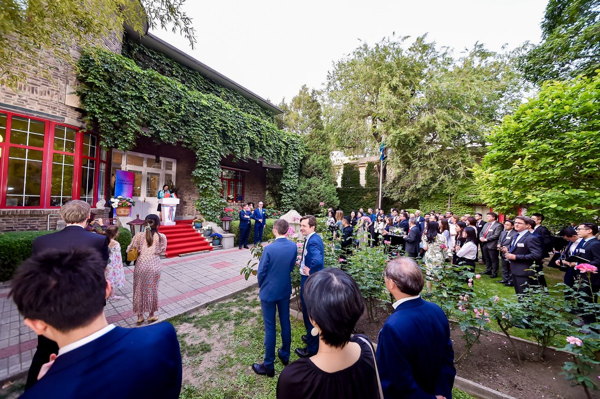 LuxFinance's tweet image. After more than 3 years LFF was back in #China to reconnect with the financial sector #community. Thank you to HE @Yuriko_Backes, Luxembourg's Finance Minister, for proving speeches at our #receptions in Beijing &amp;amp; Shanghai, to our sponsors, and everyone who joined us to #network.