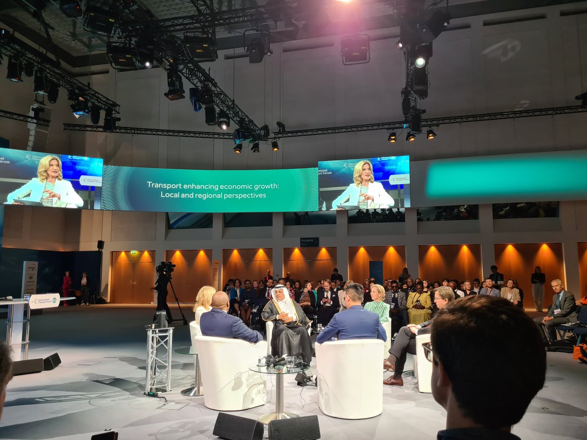 aaron_m_ebmeyer's tweet photo. spannend, spannend #ITF23 https://t.co/WDzzeGOMgI