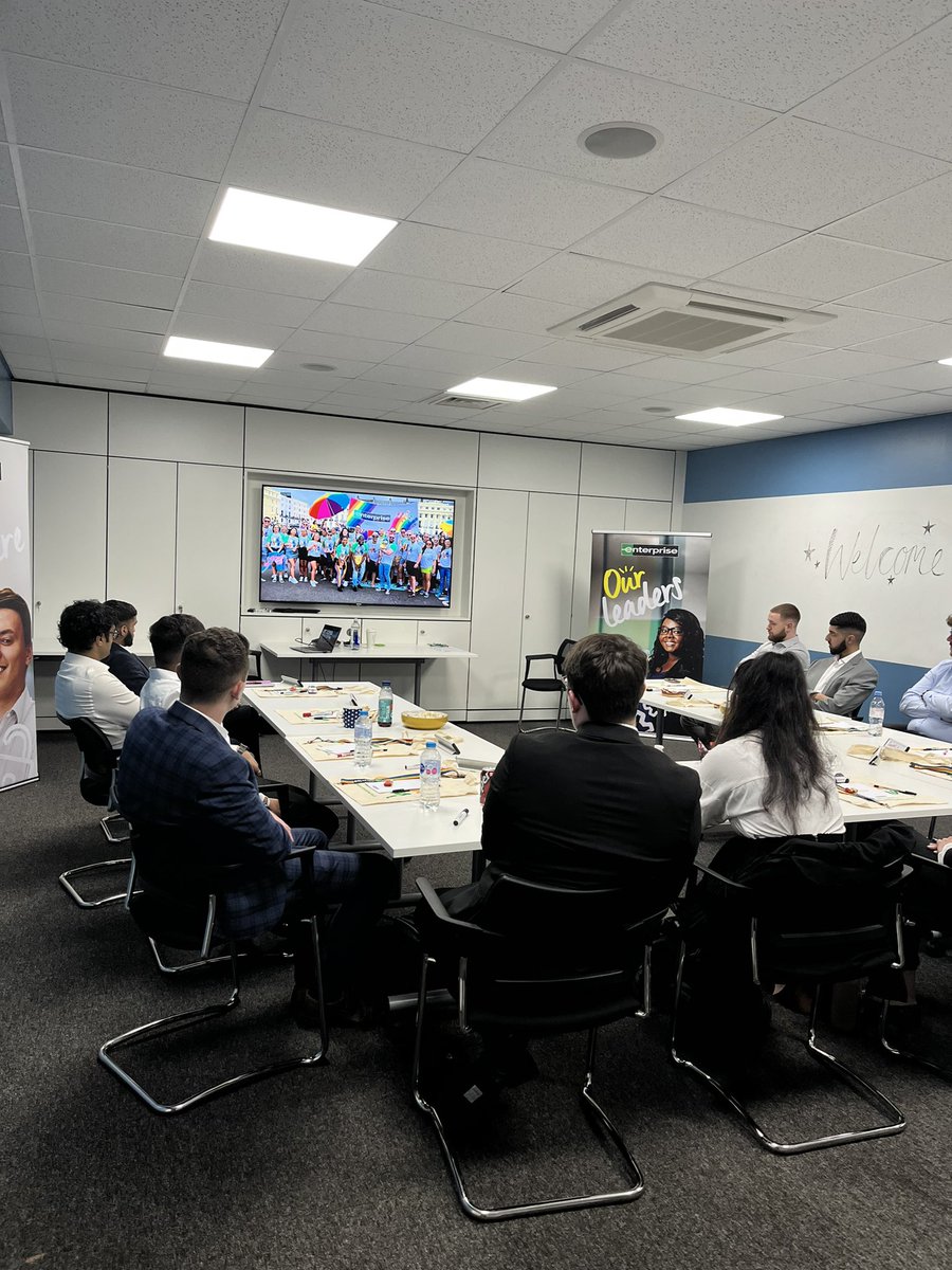 Holly Shaw tweet media