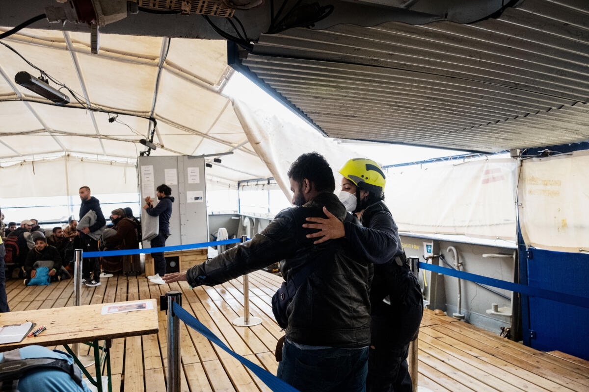 🔴Breaking: This morning, the crew of #Humanity1 rescued 88 people from an overcrowded, unseaworthy wooden boat in international waters as rain set in. The rescued people had been at sea for 3 days without lifejackets and are now safely onboard Humanity 1.