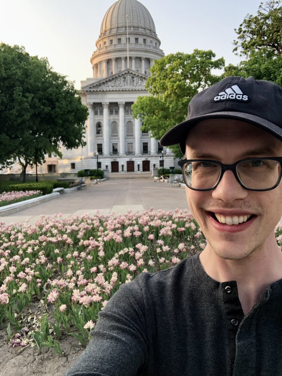 Timothy Williamson tweet media