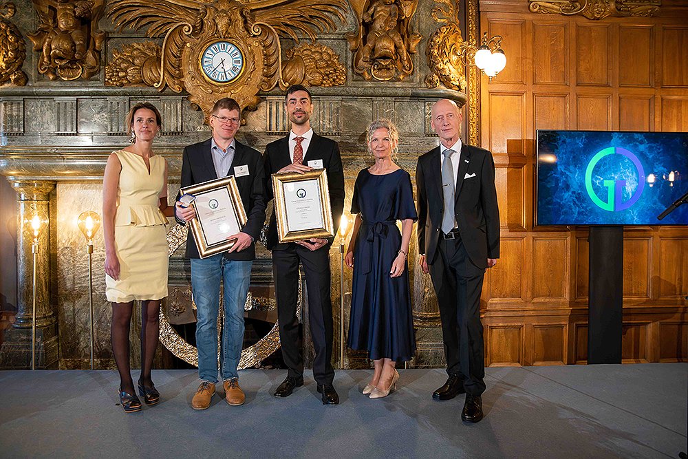 stefano_crespi's tweet photo. Proud recipient of the Göran Gustafsson prize for young researchers 2023 🔬💡
https://t.co/XSyb3LujtN (and thanks to @ElenaRCot for the great evening at the Operakällaren in Stockholm :) ) https://t.co/aGcUZLAmef