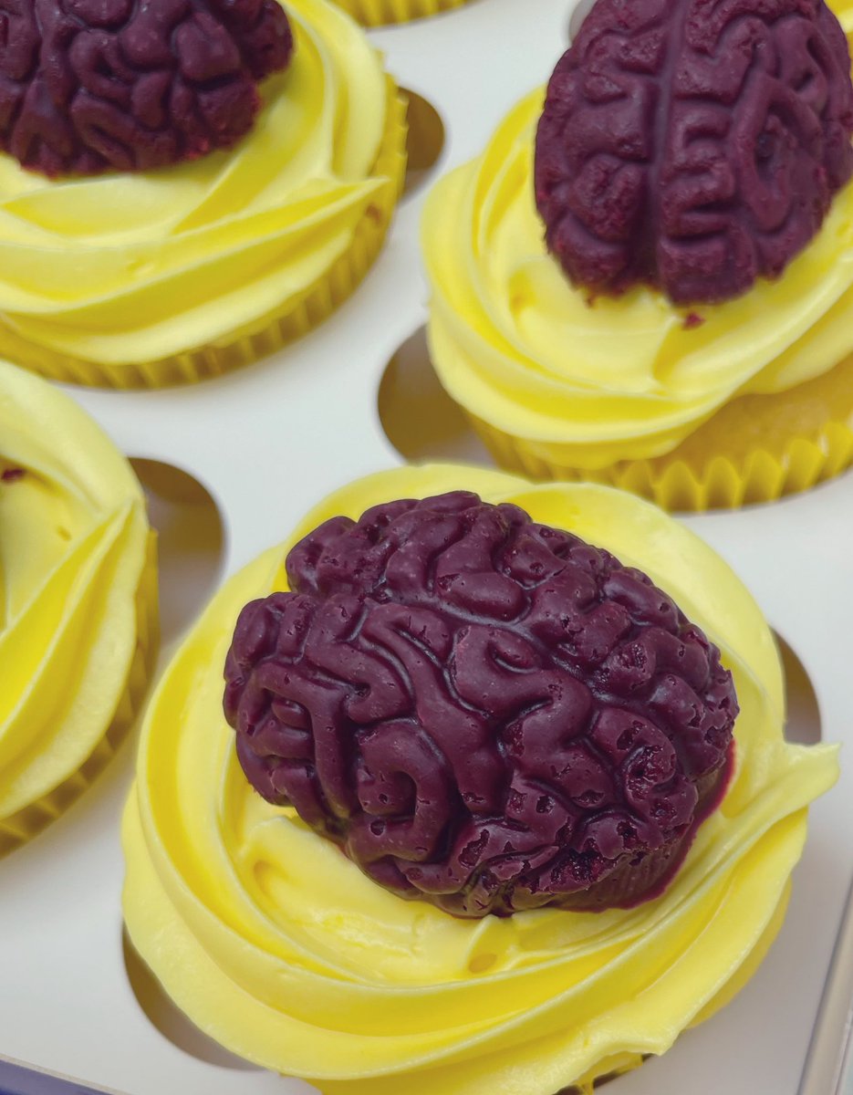 jac2blade's tweet photo. Sister Steph educating colleagues on stroke prevention and amazing brain cakes made by talented colleagues - all in celebration of stroke awareness month @KingsCollegeNHS Special thanks to Marco and Friends Stroke Unit Team for a fab display. https://t.co/Mg2iNScYwJ