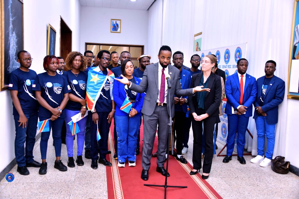BusikaVictor's tweet photo. Un plaisir pour moi de d'être reçu par le présent du sénat #Bahati, je crois au changement positif de leadership des jeunes Congolais pour l'émergence du Congo
#YaliMWF2023 https://t.co/4sHv24xZ5Y