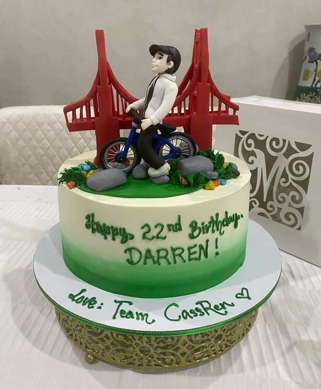 CassRenOfc's tweet photo. Darren's Birthday Cake and Gift from CassRen Worldwide.💚🎂

To our CassRen Worldwide, Thank you so much for your generosity and Love. We Love you all!.😍

@Espanto2001 #DARREN #CassRen https://t.co/OrW7ik4hcy