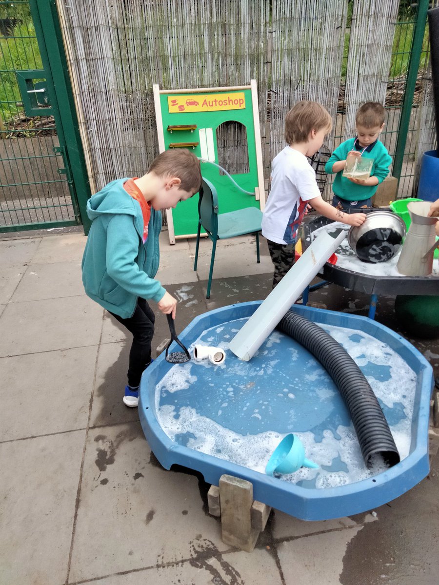 antonineps_nurs's tweet photo. Great team work, independence, and problem solving skills to make this bubble machine 🫧🫧🫧
'Use the potato masher, it makes more bubbles!' 🫧
'Lift the tube it makes the water go faster.' 💦
#childledplay
#antoscience https://t.co/xrx11liQuC