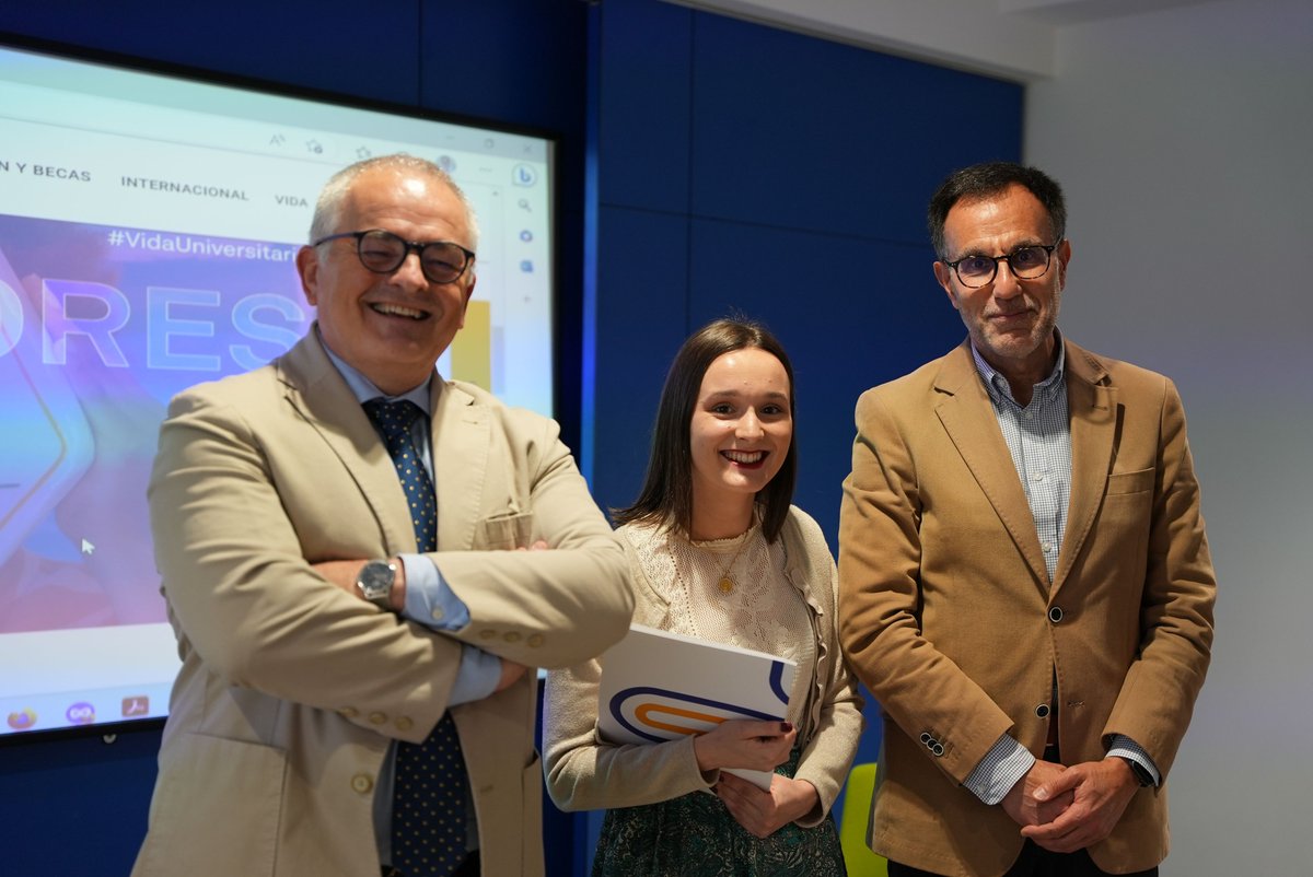 Univ_Villanueva's tweet photo. Finaliza la I Edición de Premios del #ConcursoDeCreatividad. Enhorabuena a Guadalupe María Sánchez por "Madrugada", premiada en la categoría Alumno y Patricia Heras Horcajada, en la categoría Senior gracias a "Despertares".

#UniversidadVillanueva #TuCarreraParaElMundo https://t.co/BHCWNu3Qop