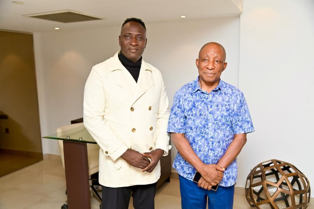 PROPHETJ_OMOTO's tweet photo. Snr. Prophet Jeremiah Omoto Fufeyin pays a courtesy visit to Dr. Austin Odili Ph.D. FNIM FCMI (UK) MCILT(UK)
#prophetjeremiahomoto #prophetjeremiahgeneration #MercyTV https://t.co/4hSWDMhiXc