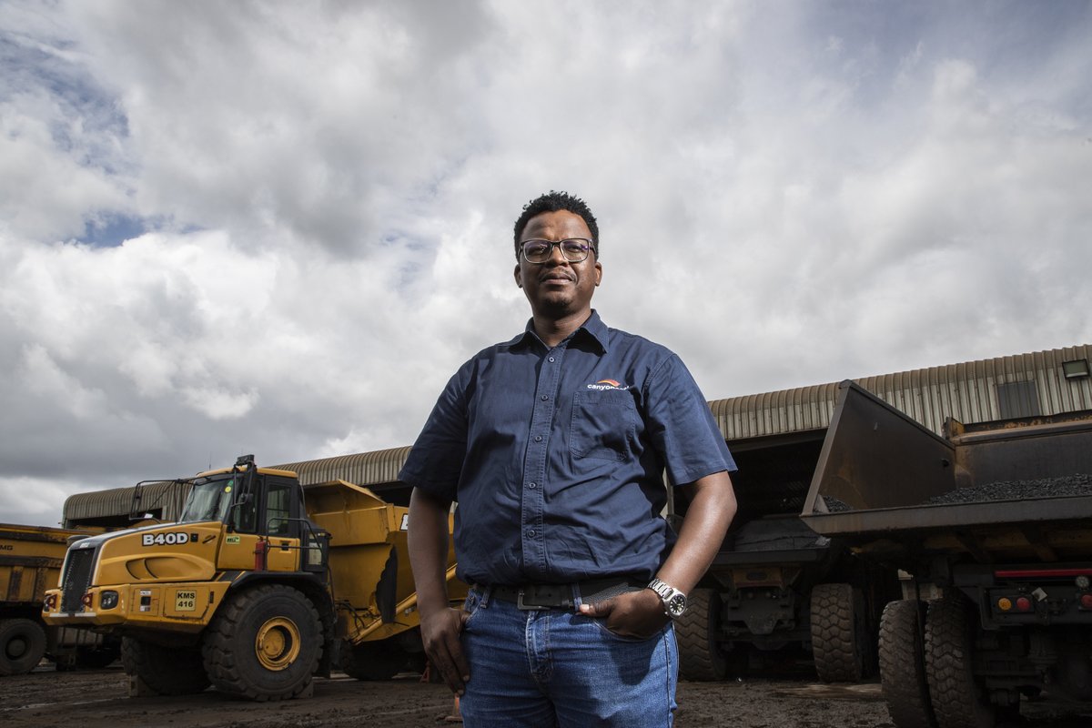 #khanyecolliery Engineering Manager Tshepo Mokwele is @canyoncoal's Master of Mentoring.

Get the full story in: #TheMaroonPost: ow.ly/9Q1x50Ove0x

#Ad