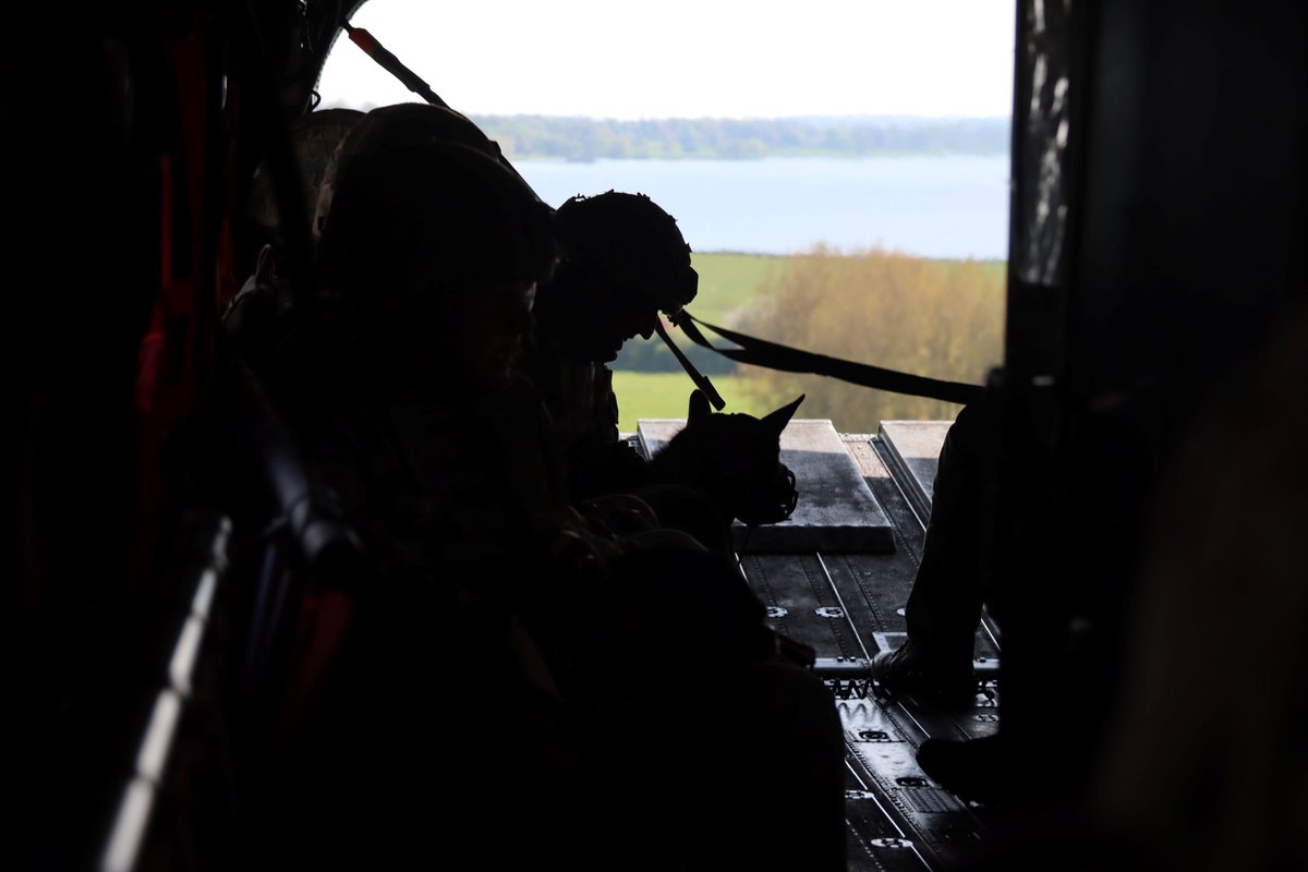 Training Military Working Dogs to work with helicopters requires careful planning and execution. Introducing the dogs to the sights, sounds and sensations allows for quick deployments when they are needed. @1MWD_Reg @1UKDivision #innovative #global #worldclass