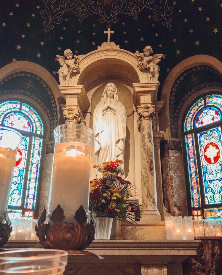 V. The angel of the Lord declared unto Mary; 
R. And she conceived of the Holy Spirit. 

V. Hail Mary, full of grace, the Lord is with thee. Blessed art thou among women and blessed is the fruit of thy womb, Jesus. 
R. Holy Mary, mother of God, pray for us sinners now and at the