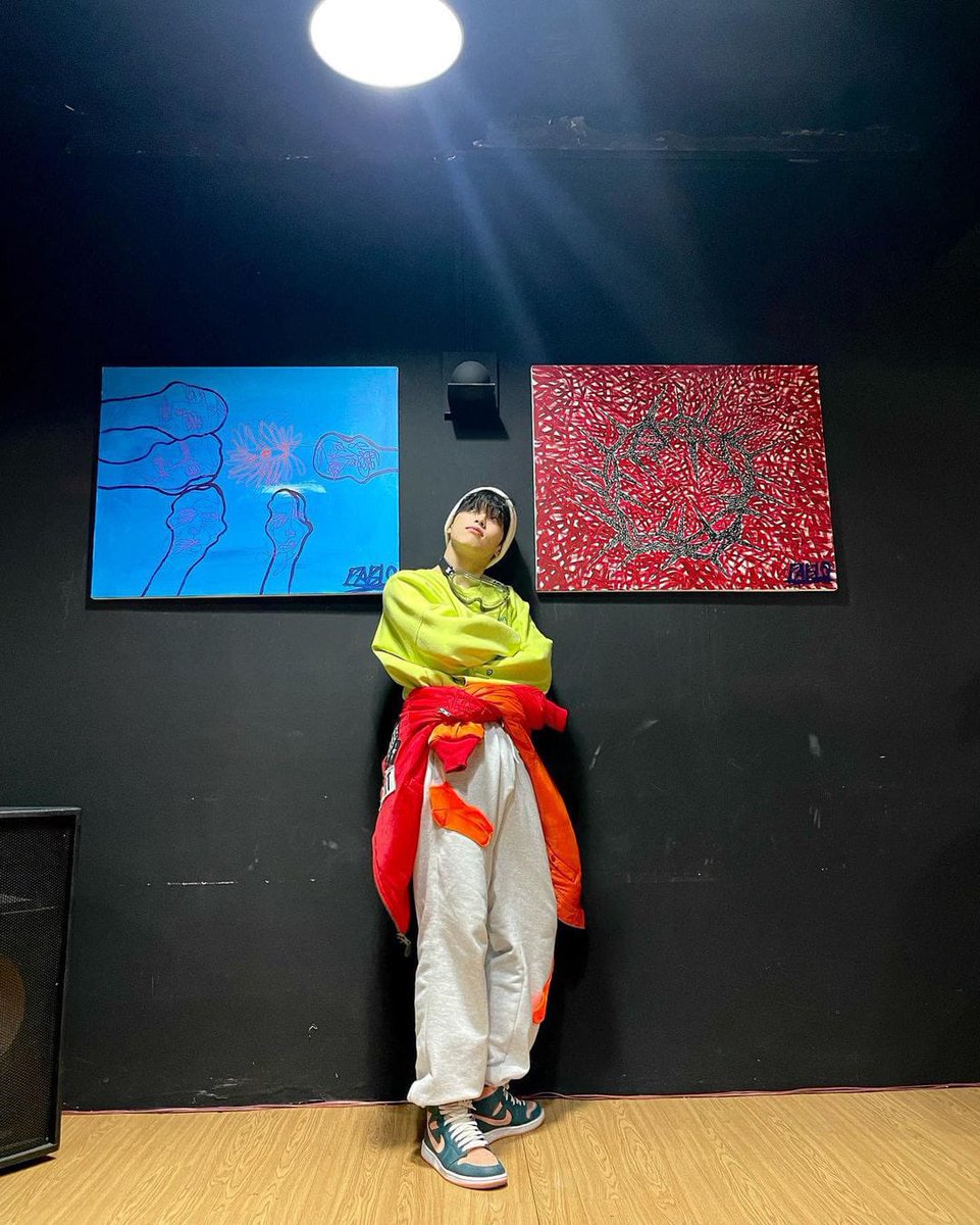 leeseunghwanina's tweet photo. (26052023)
Lee Seunghwan (im_lee__onlee) IG update
Penggunaan kaus kaki secara ekstrim😆🧦
#Apapun #jika #tidakapaapa #tidakmasalah ~
#씅씅 #LEESEUNGHWAN #Seunghwan #이승환
https://t.co/BNiXUupLQo https://t.co/aYsTEKGrhn
