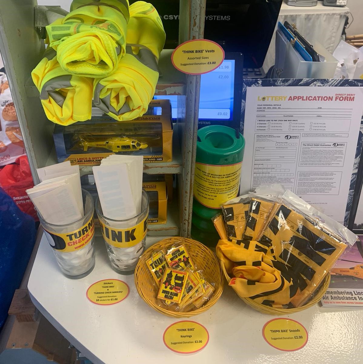 LNAACT's tweet photo. Our Mapperley shop sells merchandise from The #ShinySideUp Partnership including 'high vis' vests, think bike snoods and stickers. So do drop in to purchase your items
Be seen this Summer โ and be sure to keep your Shiny Side Up!
#thinkbike #LNAA #Lincs #Notts https://t.co/9PI2UZAmYi