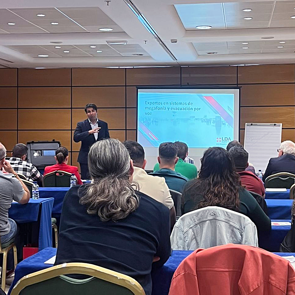 LDAAudioTech's tweet photo. 📣 Yesterday, we held a fantastic fire protection event in Valencia with #Detnov, #AIRfire Worldwide, and #Securiton International. The #roadshow takes a break until after the summer season - we'll be back in September!
#LDA #LDAAudioTech #firesafety #fireprotection https://t.co/R0hBnnnZJX
