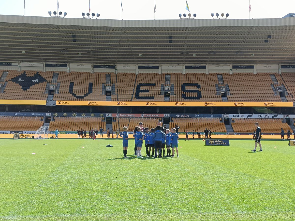 VilliersPe's tweet image. A fantastic start to a great day of football with the Molineux Foundation Cup! Both the boys and girls teams are looking forward to the rest of the games ahead. #Wolves #Wolvesfoundation