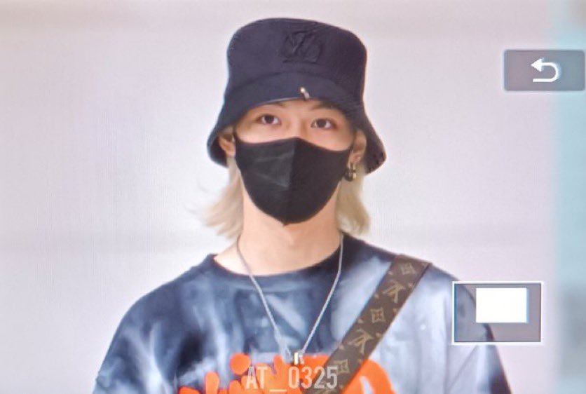 oldleefelix's tweet photo. 🎊 TRENDING PARTY 🎊 

Drop the tags for #FELIX returning back to Korea from Italy❤️‍🔥 

🎯: 100 Replies

PROUD OF YOU FELIX 
#용복아_잘했어
#FELIXxLVCRUISE24 https://t.co/S3dSKOru02