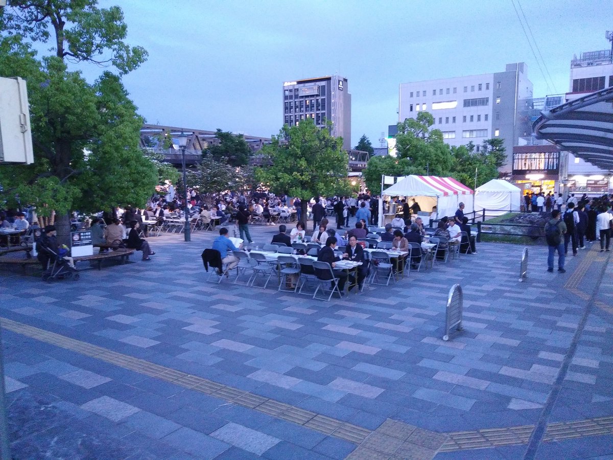 甲府駅北口
「蔵出しワインバー」🍷
大盛況です。