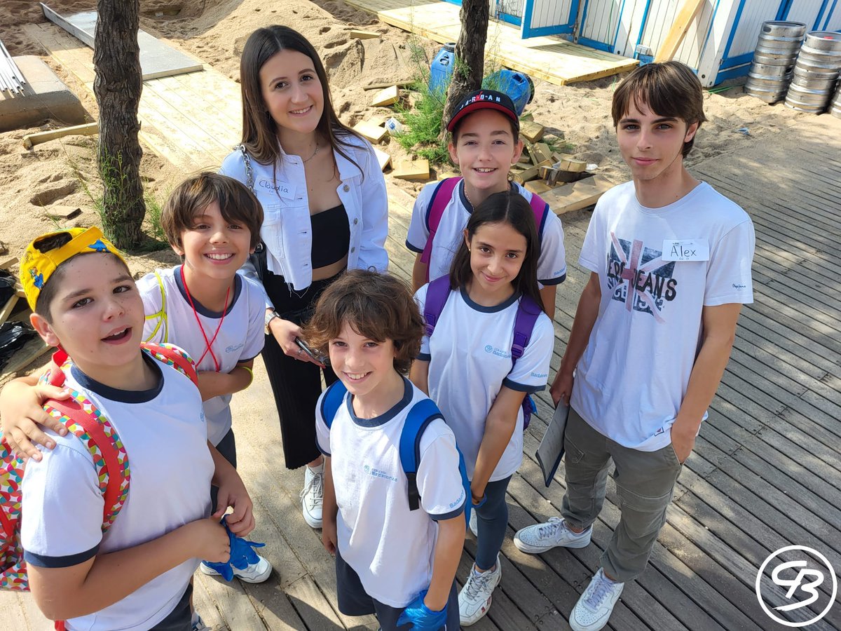 cbadalones's tweet photo. Alumnes de 1r de Batxillerat i de 6è de Primària del col·legi s’han passat el matí recollint residus acumulats a la sorra de la platja en el marc de la campanya #CleanUpTheMed! 
+INFO 👇🏼
https://t.co/KppigV0xvT
#Badalona #escoladelmar #primària #Batxillerat #femescola #desde1895 https://t.co/D52maiibzV