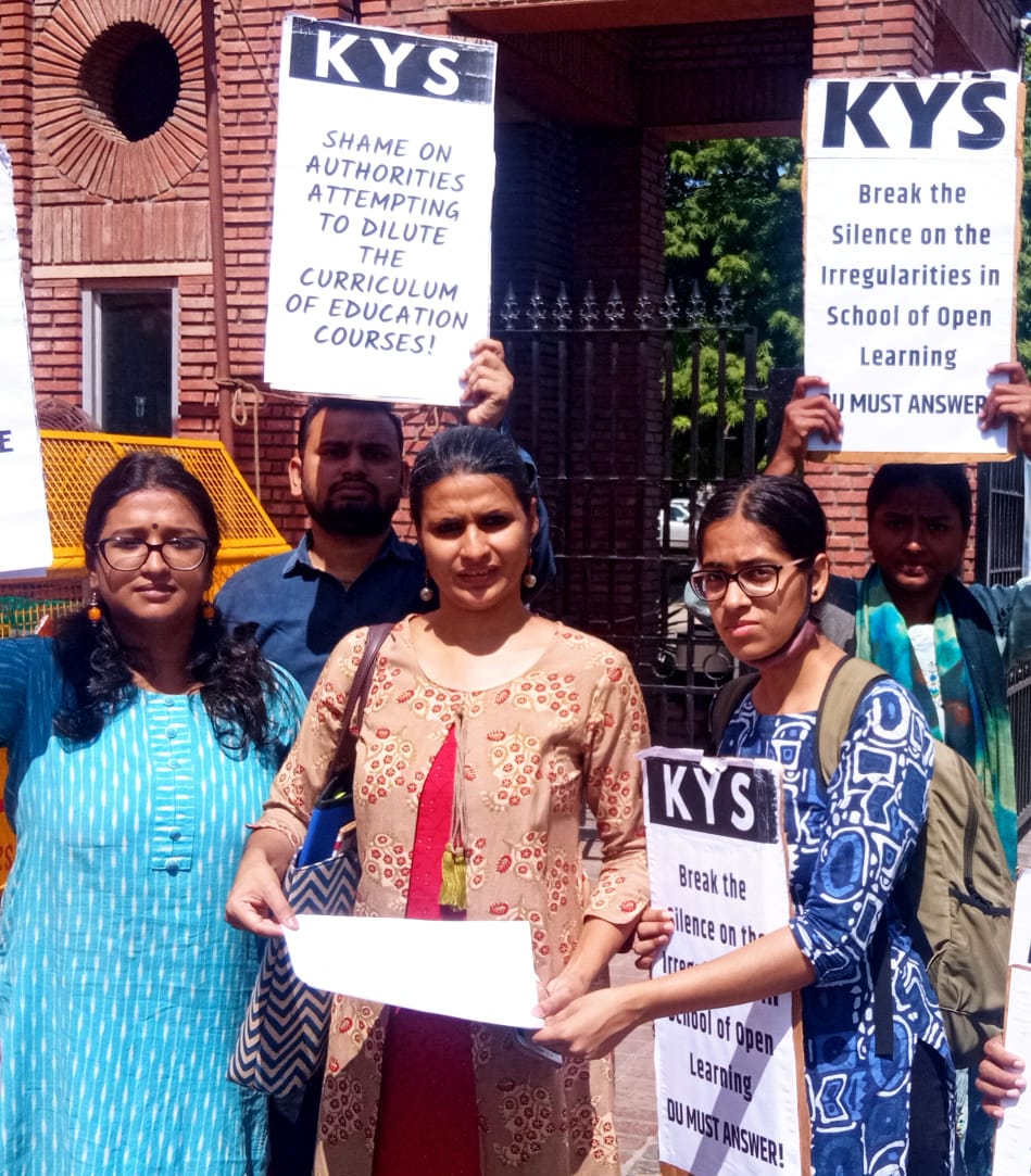 MayaJohn14's tweet photo. A delegation of students met and submitted their memorandum regarding irregularities and rampant corruption in School of Open Learning (SOL). I will be emphatically raising these issues as well as the withdrawal of the ITEP at the AC meeting today.
#WithdrawITEP #SaveBElEd https://t.co/uPC52kDAdw