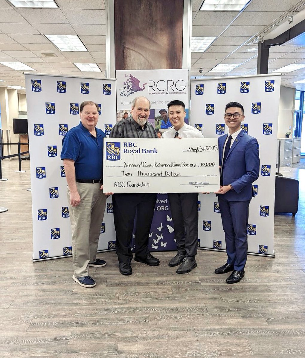 We were pleased to present a $10,000 donation from @RBC Foundation to @rcaresrgives today in support of their Community Accelerator program which will allow youth in #RichmondBC to develop a range of professional skills for the jobs of tomorrow.

#RBCFutureLaunch #RBCemployee