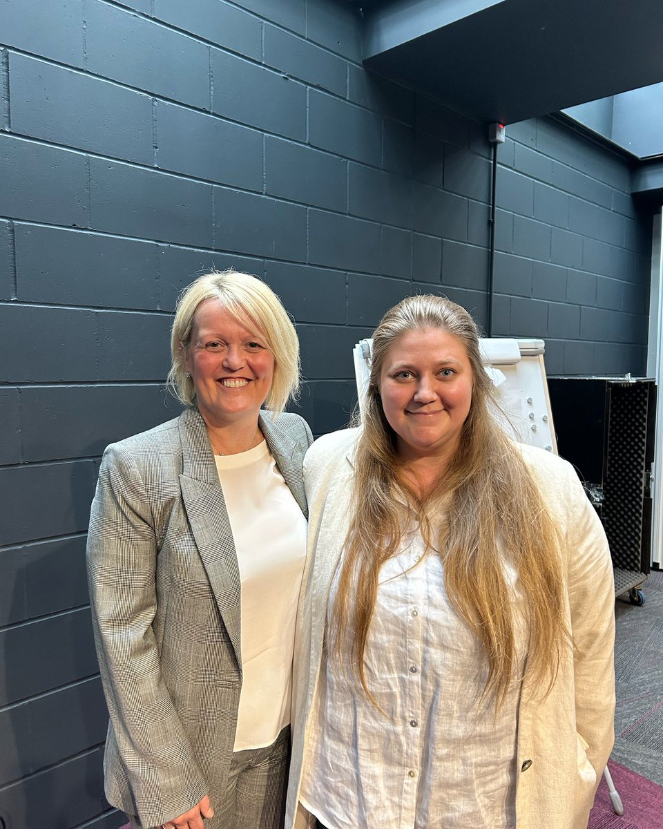 What an honour to be able to meet Dame Alison Rose yesterday at her intimate talk to the @PrincesTrust 

Plus she remembered my business my business <a href="/FindingRootsUK/">FindingRoots.co.uk</a> from when I won the NatWest 60second pitch competition against 7,500 other entries … and I won!! 🏆