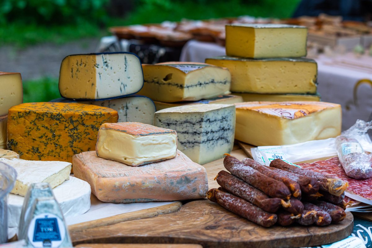 stepneyfm's tweet photo. The secret ingredients is always cheese! Our cheesemongers @heritagecheeseuk will be at the market this Sat as usual with a large variety of delicious cheese and charcuterie. See you all there from 10am.
📷 @LawrenceChirita
#cheese #charcuterie #stepneygreen #EastLondon https://t.co/IW1uwGJcl0